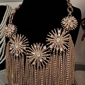 Gold Dazzling and Sparkling Dazzling Necklace Set